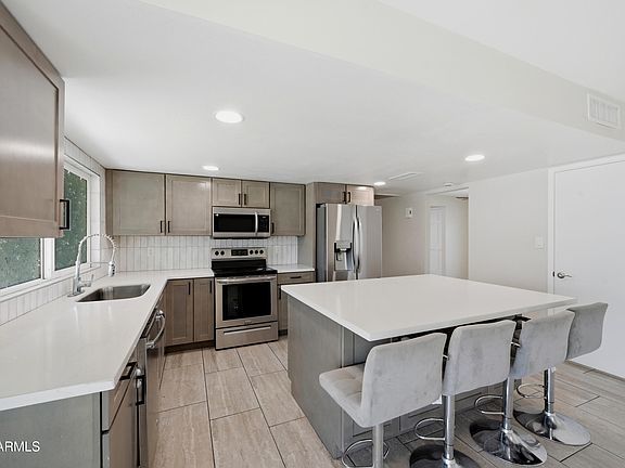 2nd image of 10020 N 52ND Drive