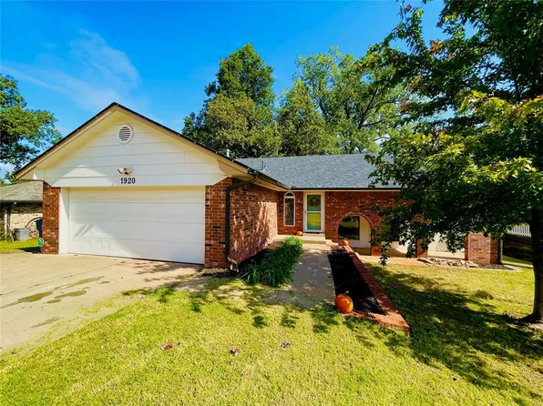 1920 Pine Oak Dr, Edmond, OK 73013