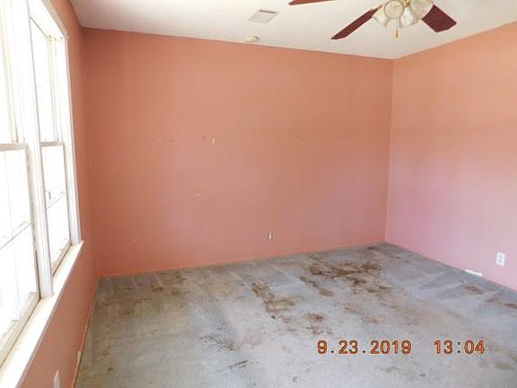 2nd image of 136 Sherwood Forest Dr