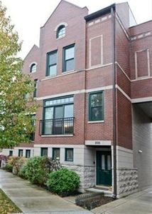 2035 W Warner Ave, Chicago, IL, 60618