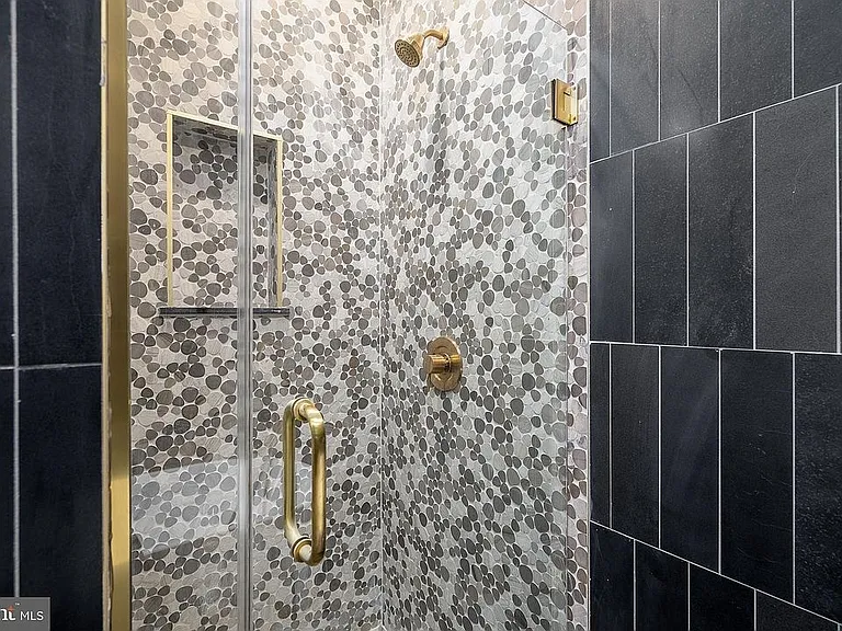 Master Bath Photo 2