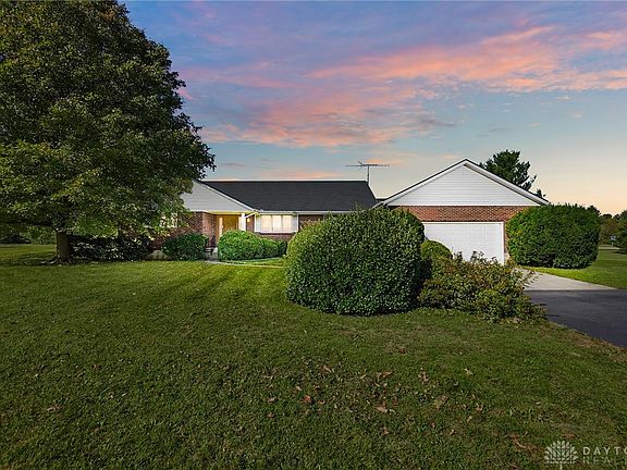 2nd image of 8461 Brookville Phillipsburg Rd