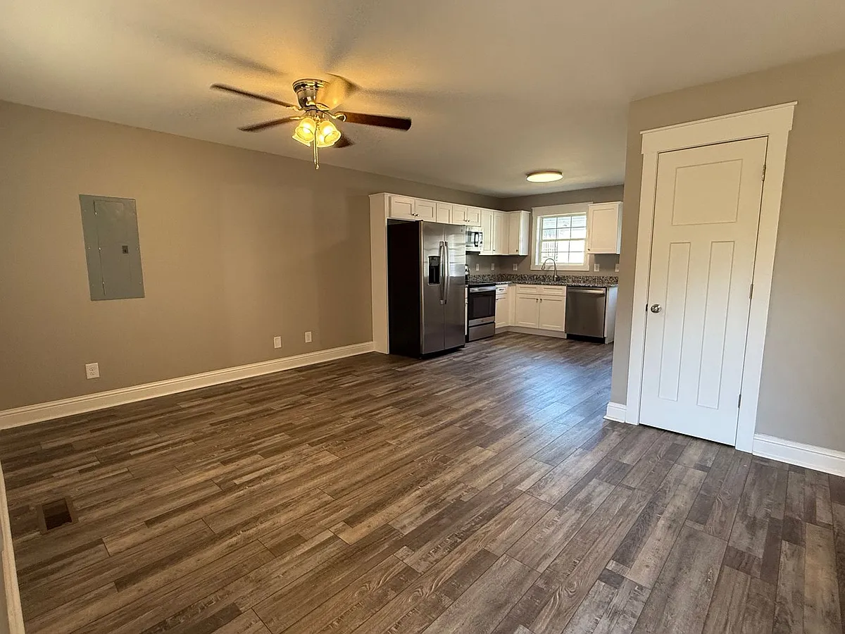 Building Photo - 115 Buster Ln #B