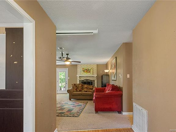 5th image of 206 Lancashire Dr