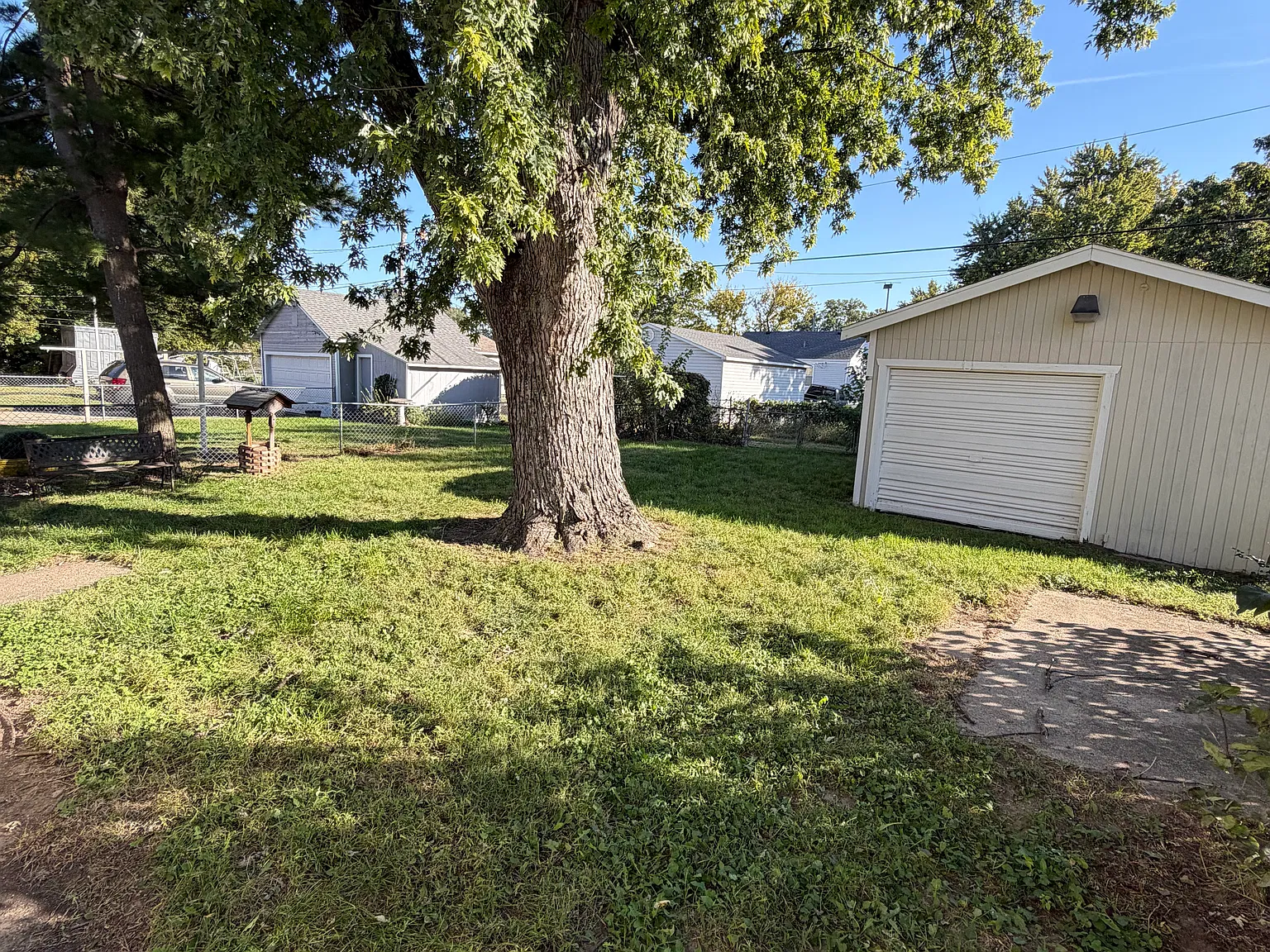 5 bed, 1758 sqft, $2,350 — Photo 3