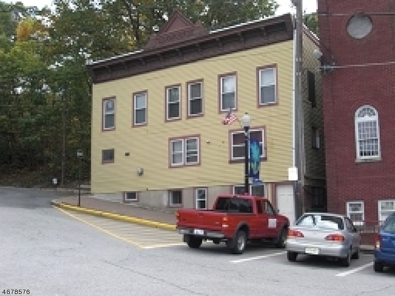 1st image of 76 Fountain Sq
