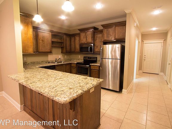 3rd image of 9173 Shadow Oak Dr