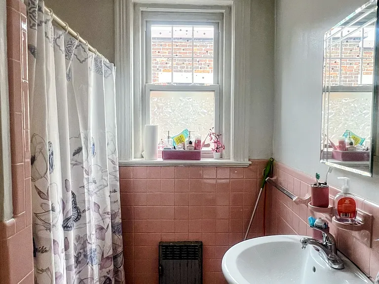 93 Marion St #9 — Photo 5