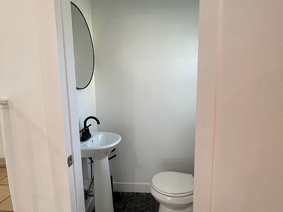 5th image of 1801 N New Hampshire Ave #1811