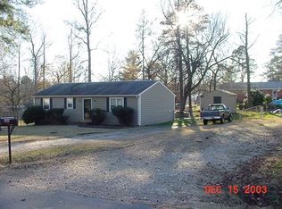 16114 Gary Ave, Chester, VA 23831