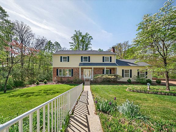 2nd image of 690 Valley Forge Rd