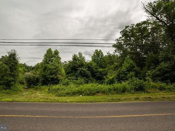 4th image of 604 Johnson Rd
