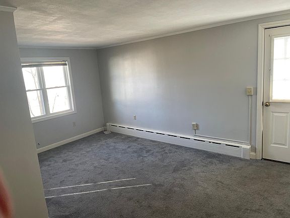 3rd image of 173 Sylvester St Floor 2