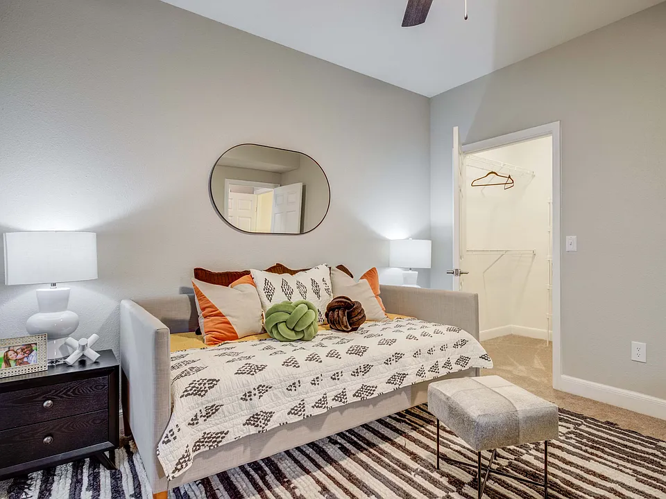 Signature Point Apartment Homes