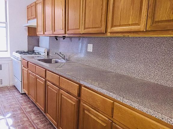 3rd image of 515 Avenue I APT 4B