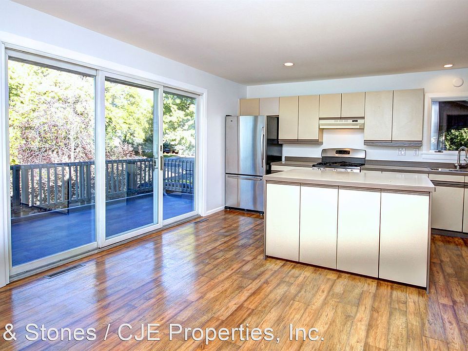 1st image of 4090 S Vincennes Ct