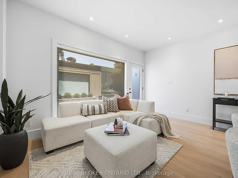 102 Boultbee Ave #C — Photo 21