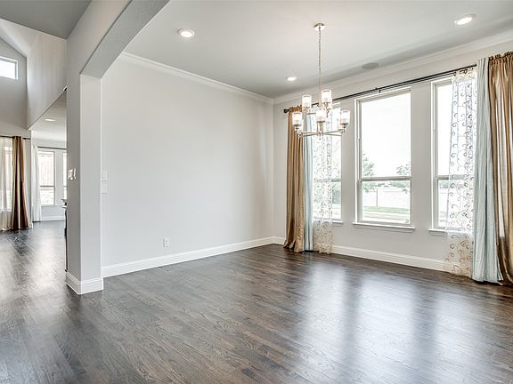 4th image of 7915 Pimlico Ln