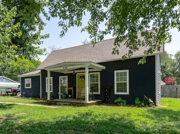 702 E Cherry St, Noble, OK 73068