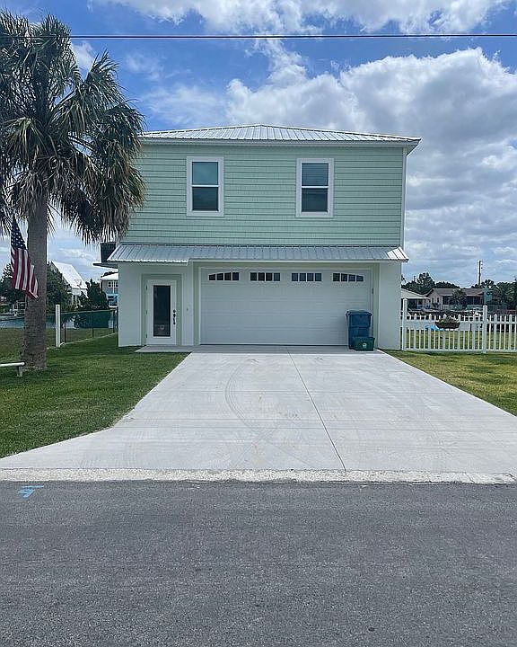 2nd image of 3324 Oleander Dr