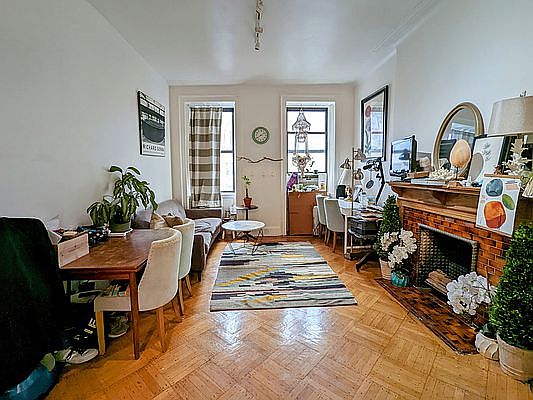 2nd image of 49 W 75th St APT 8
