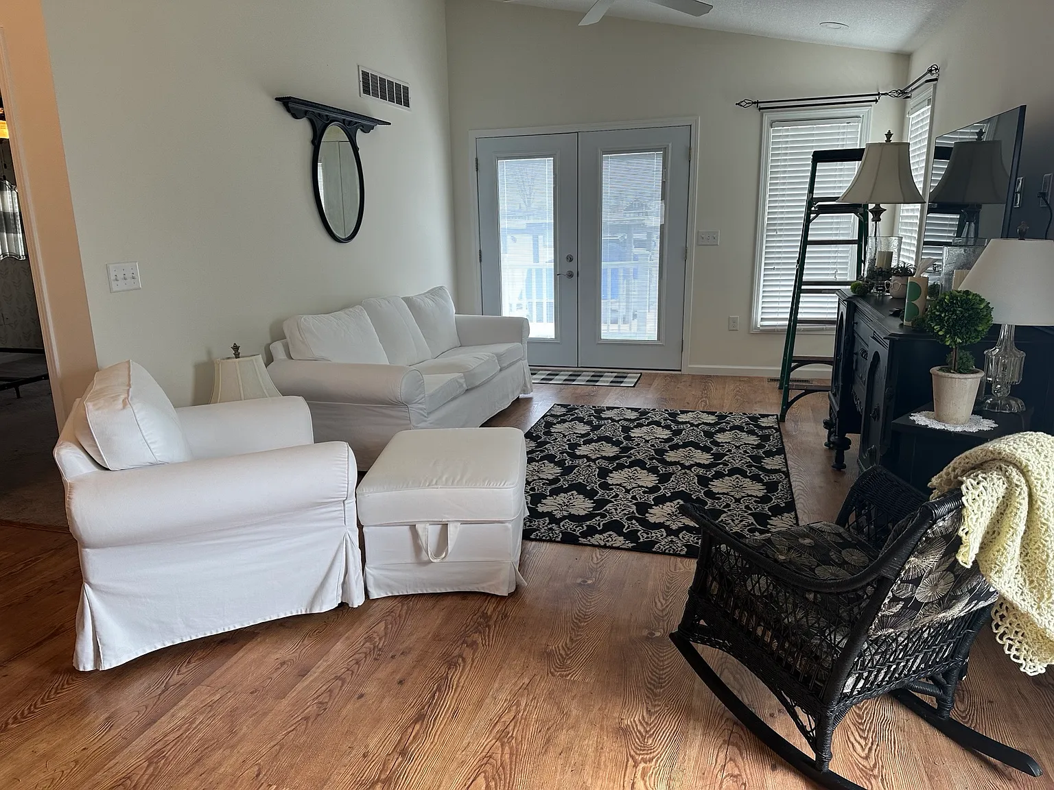 2 bed, 1008 sqft, $3,500 — Photo 2