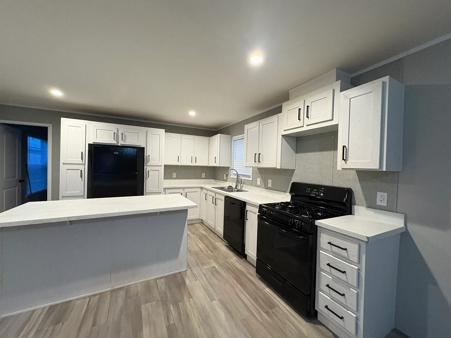 3 bed, 1216 sqft, $1,199 — Photo 3