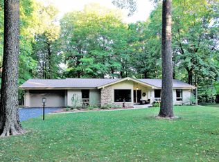 5610 Castlewood Ct, Rockford, IL 61108