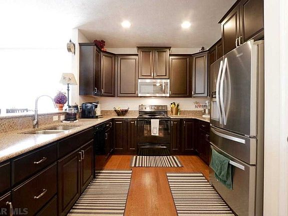 5th image of 1767 Woodledge Dr