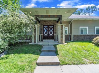 737 Oakpointe Dr, Michigan Center, MI 49254