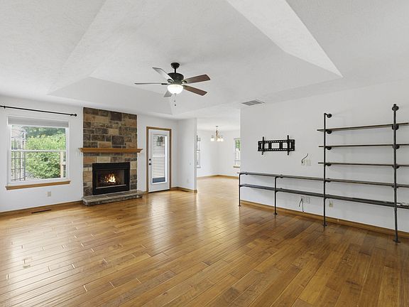4th image of 503 Spruce Street