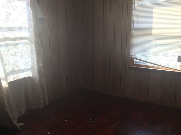 5th image of 218 W Vine Ave