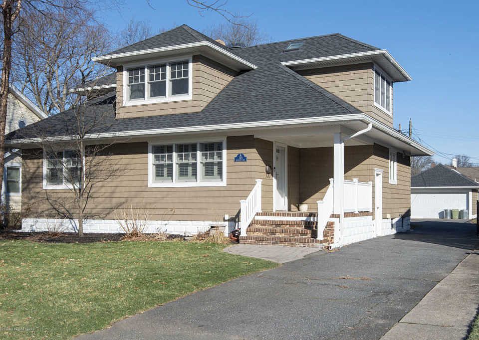 1st image of 705 Crescent Pl