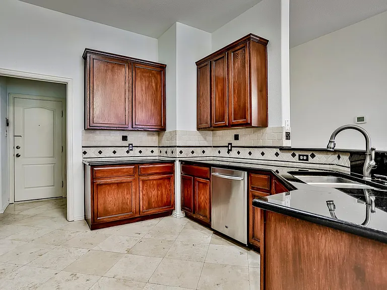 2853 Cascade Cove Dr — Photo 14