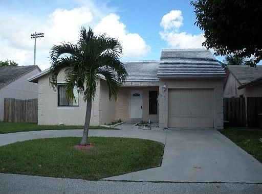 1st image of 5816 Strawberry Lakes Cir