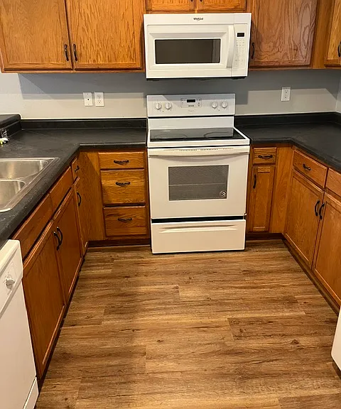 104 Garden Cir #3 — Photo 2