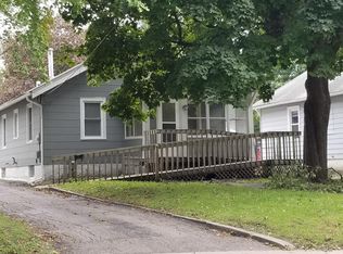 1817 Glenbrook Dr, Des Moines, IA 50316