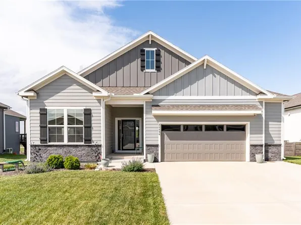 25096 W 142nd St, Olathe, KS 66061