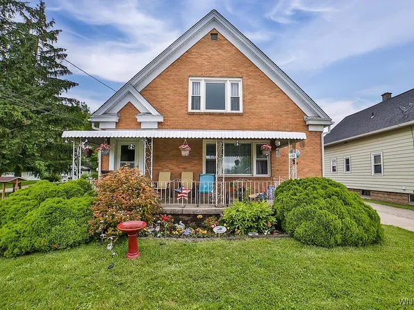 102 Wellworth Pl, Cheektowaga, NY 14225