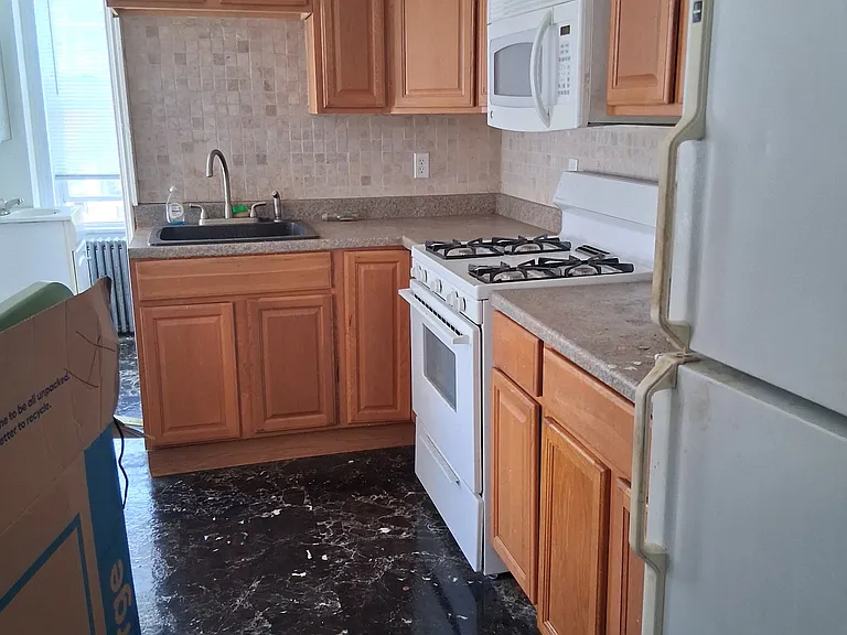 619 S 6th St #B — Photo 5