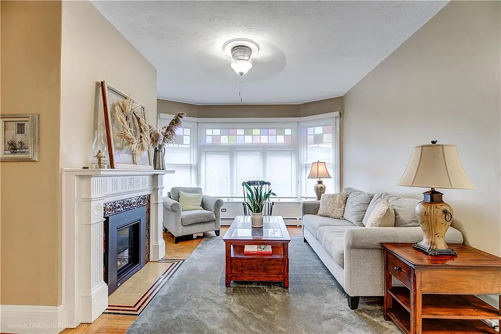 4 bed, 2.5 bath, 2947 sqft, $3,600 — Photo 1