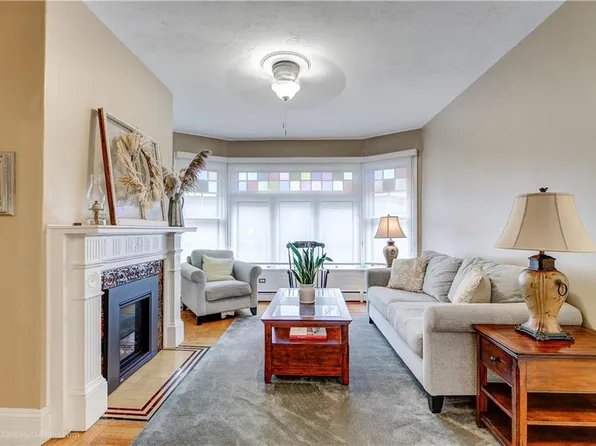 1 Bliss Rd, Newport, RI 02840