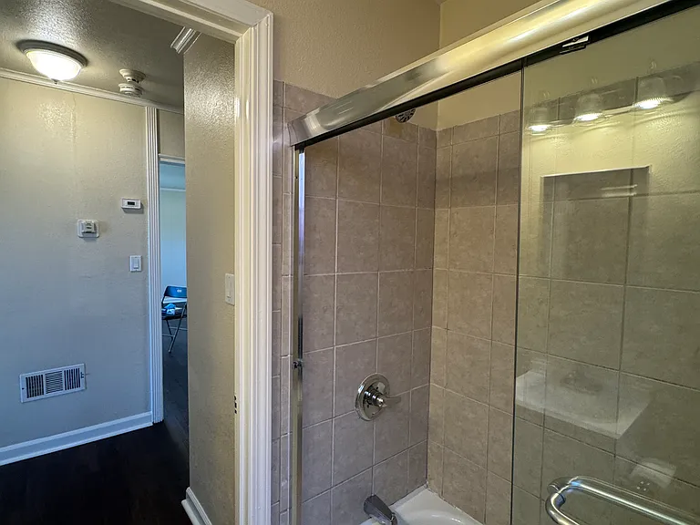 2230 Redwood St — Photo 27