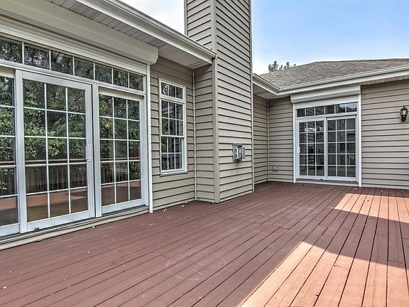 3rd image of 2500 Camelot Dr