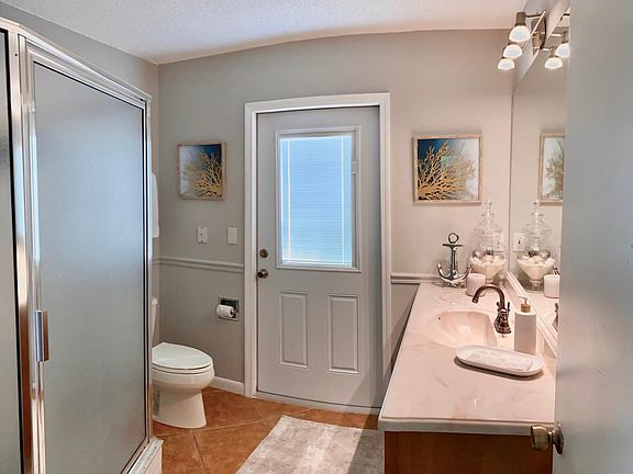 3rd image of 7248 Castle Dr