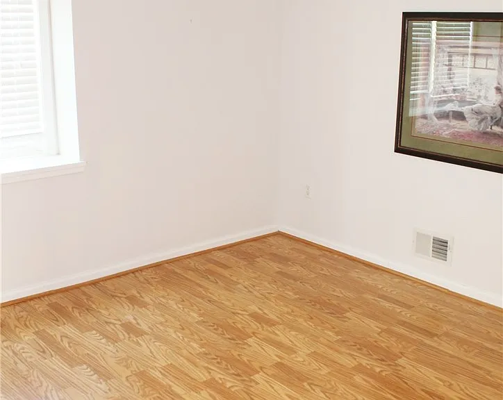 121 Brittany Cir — Photo 21