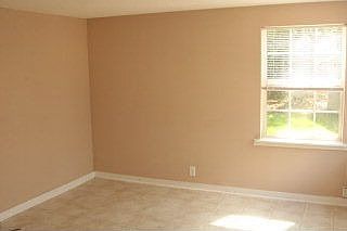 4th image of 106 Glenda Ct