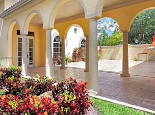 227-8180 Geneva Ct #227, Miami, FL 33166
