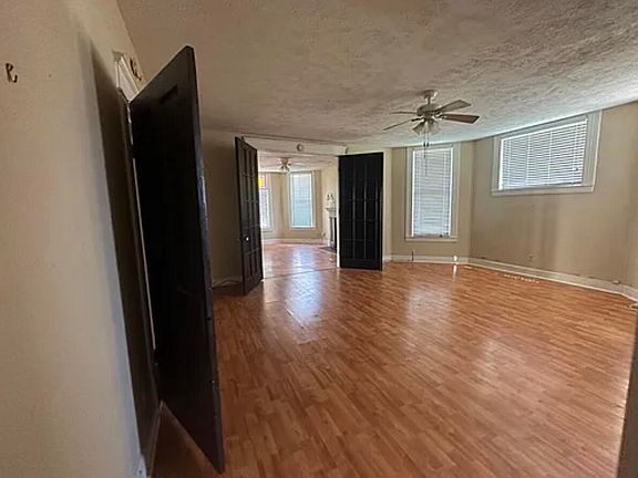 3rd image of 624 4th St S