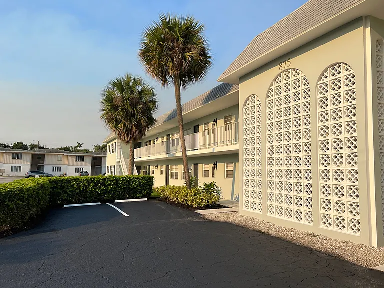 Del Rio Apartment Homes — Photo 12
